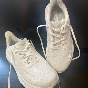 HOKA One One Woman's Clifton 9 Sneaker, White